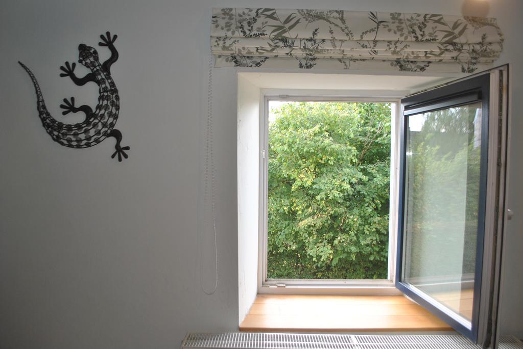 Celinie'S Guest House Gerin Buitenkant foto